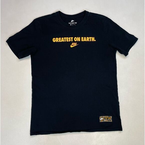 Nike Greatest On Earth Graphic T-shirt Men Medium Black Short Sleeve 892217 010 - Picture 1 of 6